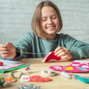 girl making a stocking